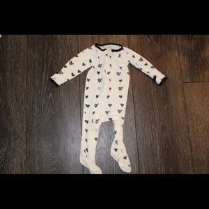 Bestaroo baby girl sleeper! Super comfortable!